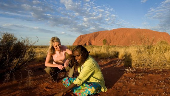 Uluru Aboriginal Art & Cultural Experience Discovery - NT Now Uluru Aboriginal Art & Cultural Experience Discovery - NT Now