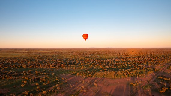 Tracks Through the Red Centre - NT Now